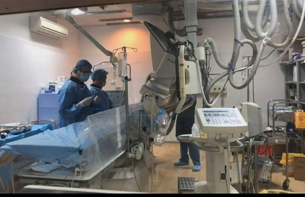 Bệnh nhân được cấp cứu tại bệnh viện Quân đội 108. Ảnh: Bệnh việncung cấp.