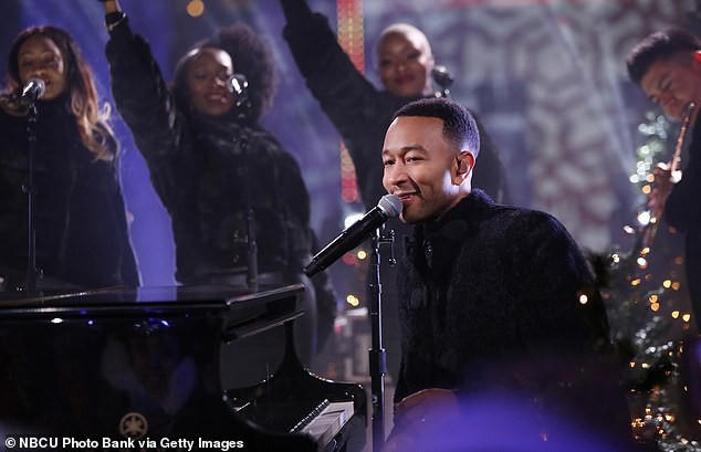 Sao tưng bừng biểu diễn đón năm mới - Ảnh 6.