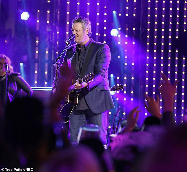 Sao tưng bừng biểu diễn đón năm mới - Ảnh 7.