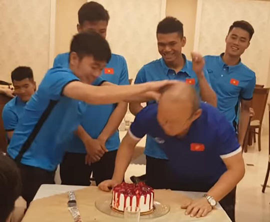 Sinh nhật HLV Park Hang-seo gây sốt trên mạng xã hội - Ảnh 2.