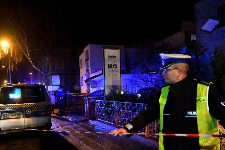 5 thiếu nữ chết cháy vì chơi trò giải đố