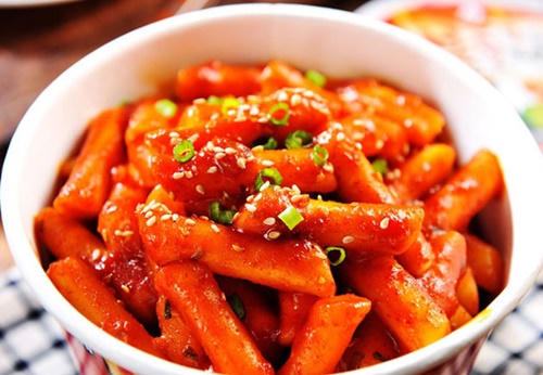 Món bánh gạo cay Hàn Quốc. Ảnh: KoreaDepart.