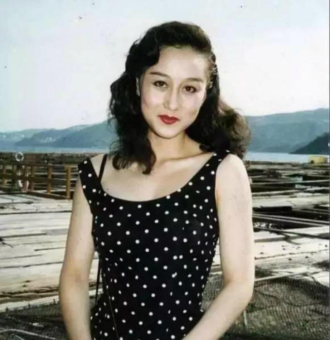 my nhan duoc ly lien kiet yeu chieu hoa ra lai co cuoc song kho tin the nay hinh anh 6