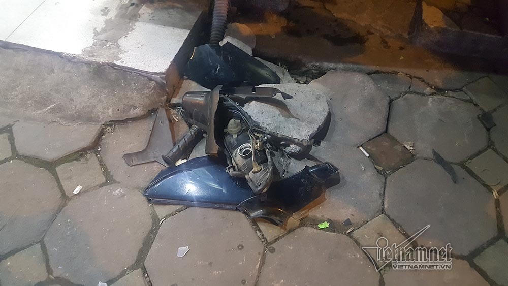 Ô tô đâm 5 xe trên phố Ngọc Khánh: Thai phụ nhảy bật trong tích tắc