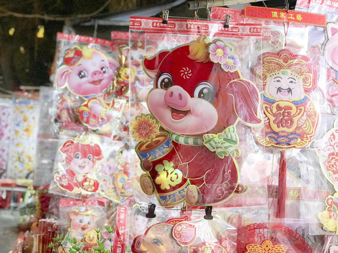 Người Hà Nội nhộn nhịp sắm Tết sớm