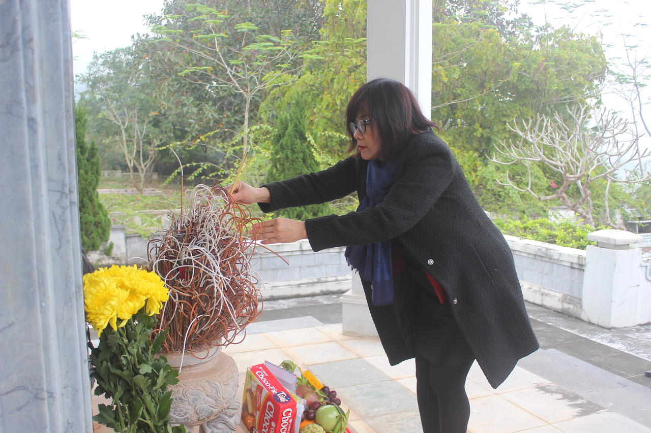 Đoàn công tác Bộ Tư pháp dâng hương tại Khu di tích lịch sử Bộ Tư pháp