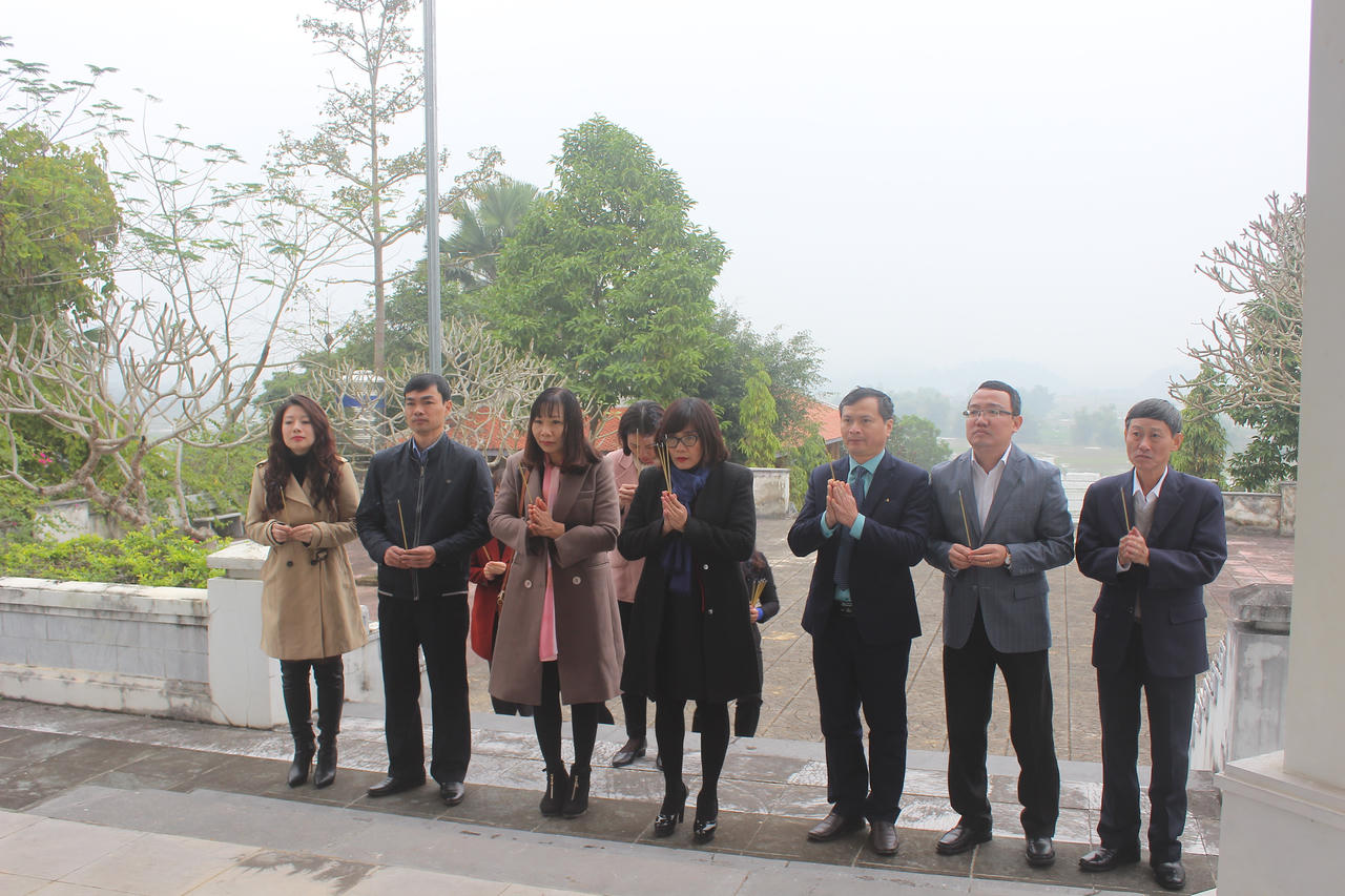 Đoàn công tác Bộ Tư pháp dâng hương tại Khu di tích lịch sử Bộ Tư pháp