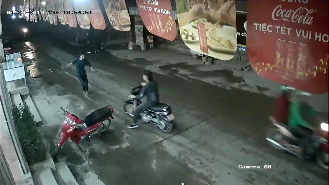 Công bố loạt hình ảnh và tang vật về nghi phạm giết tài xế ở cổng SVĐ Mỹ Đình