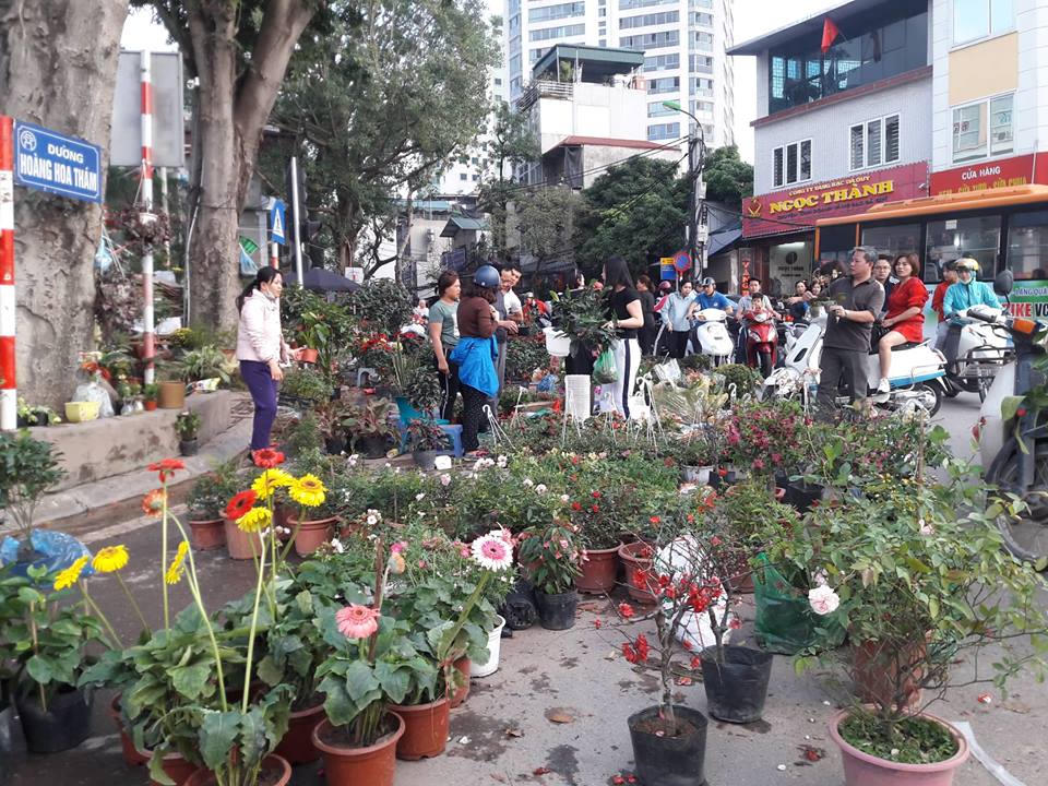 Ngỡ ngàng khung cảnh Hà Nội chiều 30 Tết