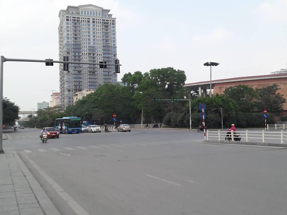 Ngỡ ngàng khung cảnh Hà Nội chiều 30 Tết