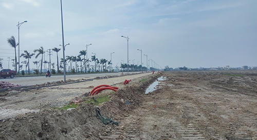 Một dự án đất nền ở tỉnh gần đây xảy ra tình trạng rao bán chênh tới 600 triệu đồng mỗi lô. Ảnh: Nguyễn Hà