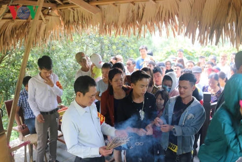 hang ngan nguoi vieng mo dai tuong vo nguyen giap dip tet hinh 3