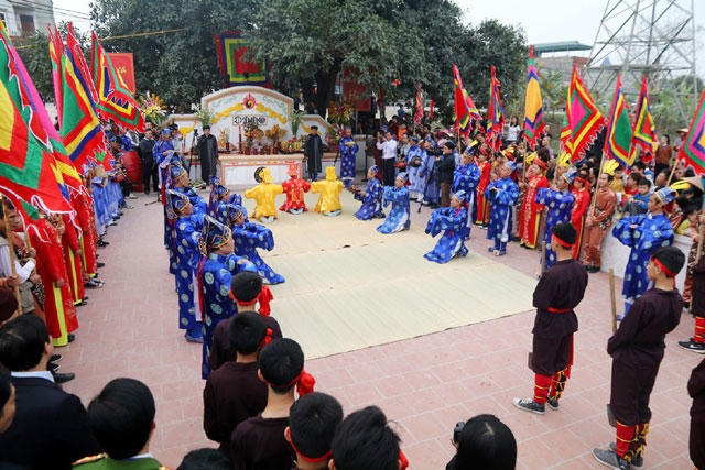 Đặc sắc Lễ hội Vua Hùng dạy dân cấy lúa dịp đầu năm