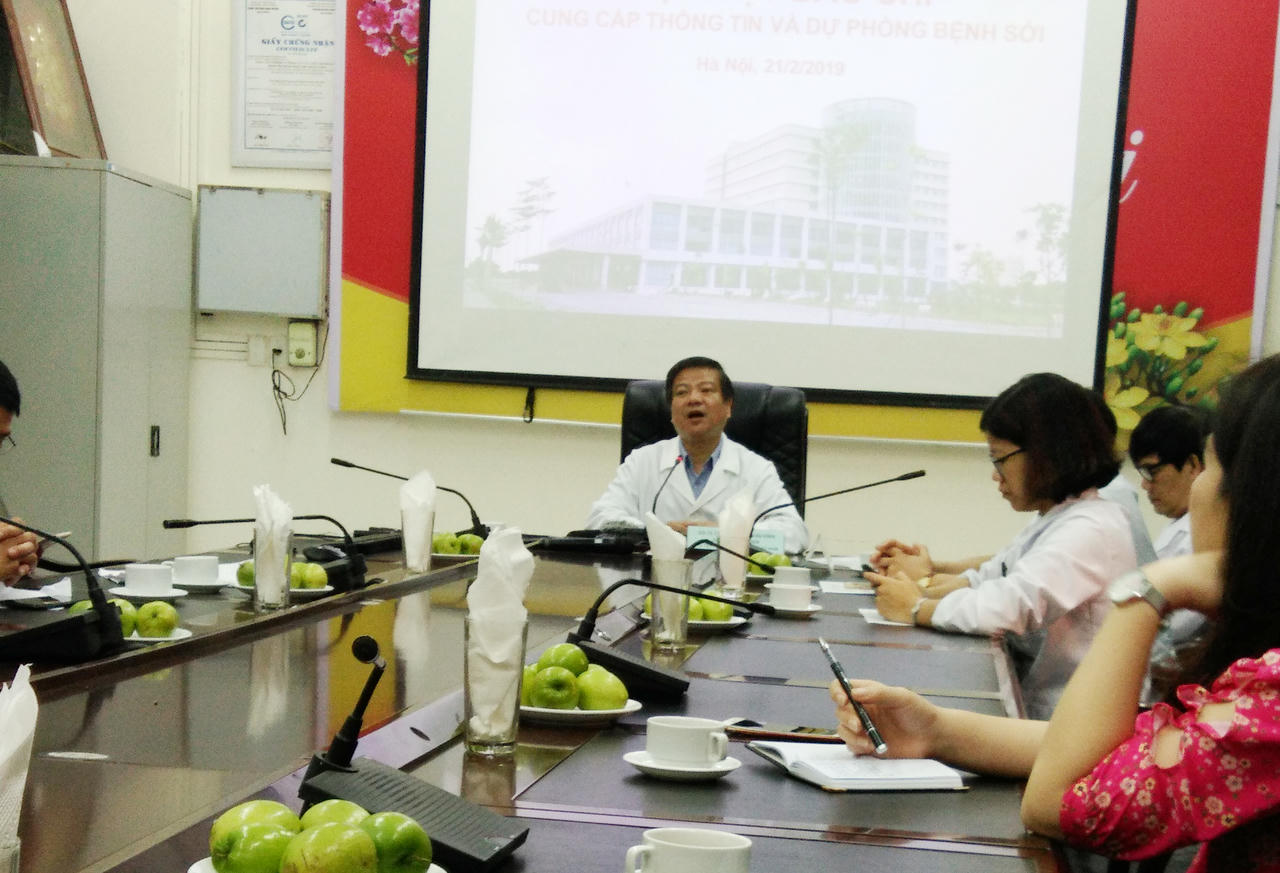 Cảnh báo biến chứng nguy hiểm do điều trị sởi không đúng cách