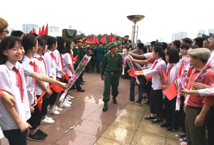 Ấn tượng cảnh trai Hà Nội náo nức lên đường nhập ngũ