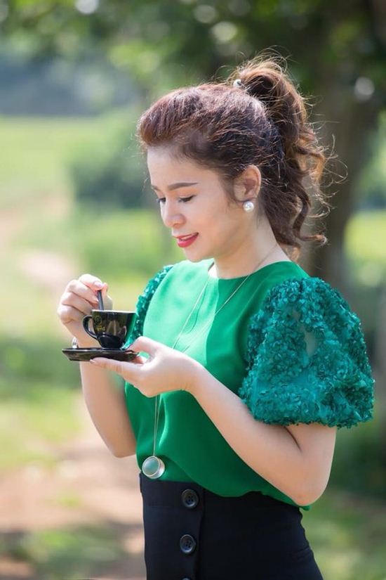 giua bao ly hon nghin ty, vo "vua ca phe" trung nguyen gay an tuong vi dep, mac sang hinh anh 10