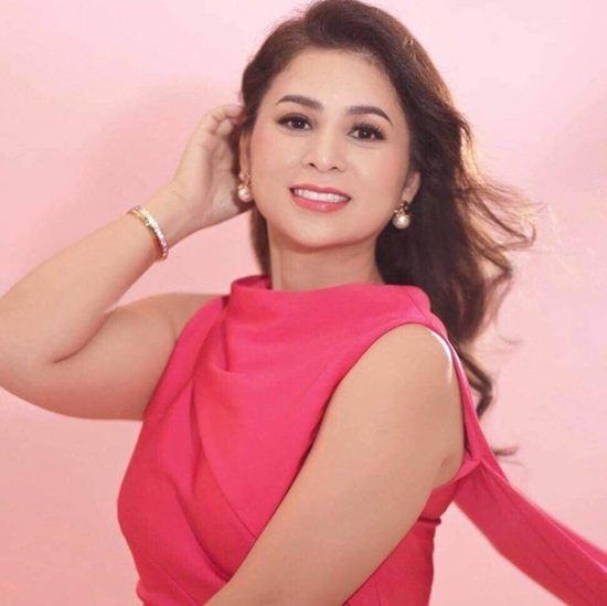 giua bao ly hon nghin ty, vo "vua ca phe" trung nguyen gay an tuong vi dep, mac sang hinh anh 9