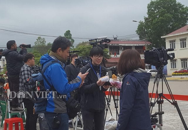 muon kieu tac nghiep cua phong vien quoc te o ga dong dang hinh anh 7