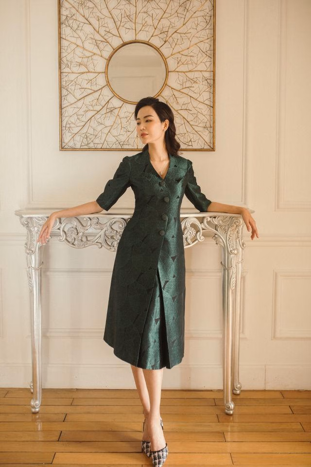 Hoa hau Thu Thuy 8.jpg