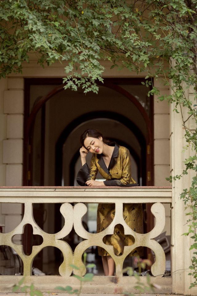 Hoa hau Thu Thuy 8.jpg