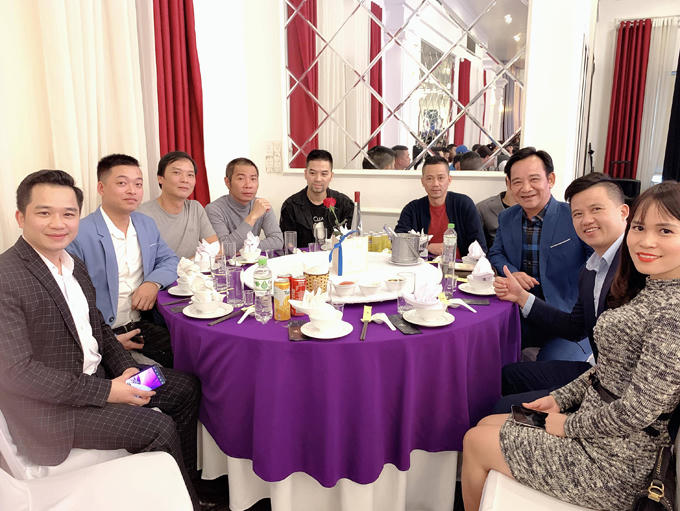 NSND Trung Hiếu và vợ kém 19 tuổi làm tiệc cưới tại quê nhà Thái Bình - 1