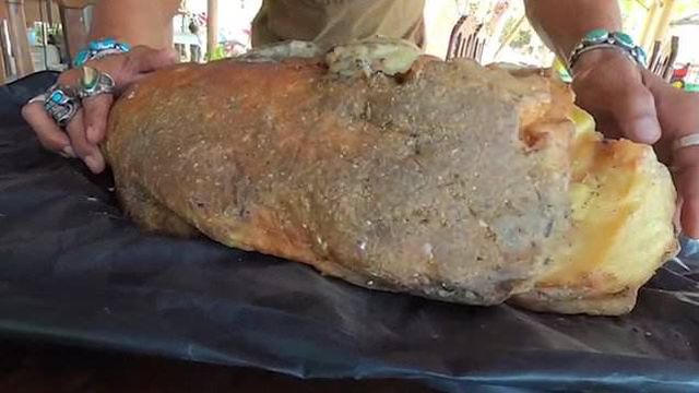 Khối long diên hương có giá tới gần 12 tỷ đồng. (Nguồn: Daily Mail)