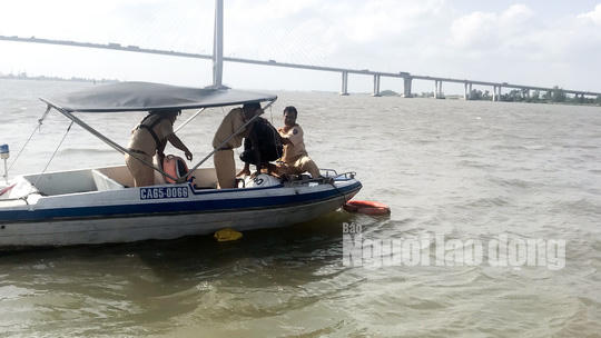 Thêm một nam thanh niên nhảy cầu Cần Thơ tự tử - Ảnh 1.