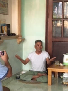 Người đàn ông chữa khỏi ung thư, HIV bằng... hút âm khí và hát?