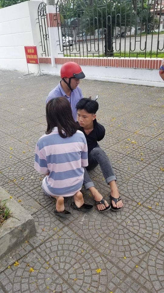 Cảnh sát cảm phục người đàn ông tử vong vì nhắc kẻ vượt đèn đỏ