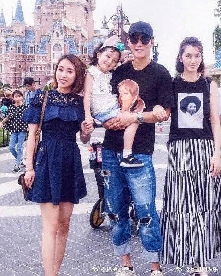 nhan sac co bo bi boc phot "bat ca 20 tay" cua sao nam hoa ngu hinh anh 2