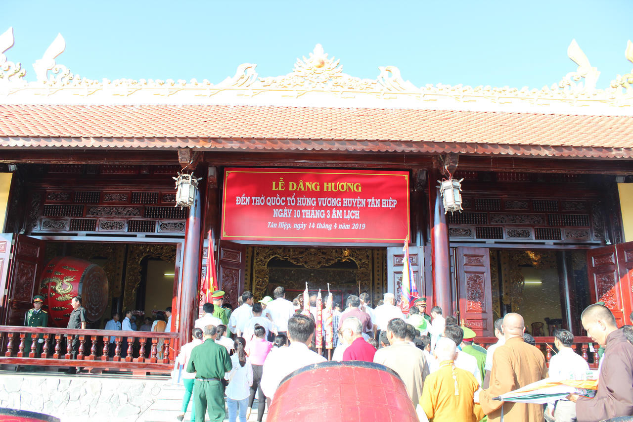 Dâng hương Giỗ Tổ Hùng Vương ở Kiên Giang 