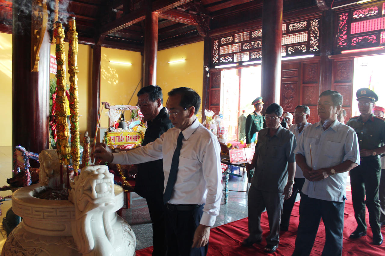 Dâng hương Giỗ Tổ Hùng Vương ở Kiên Giang 