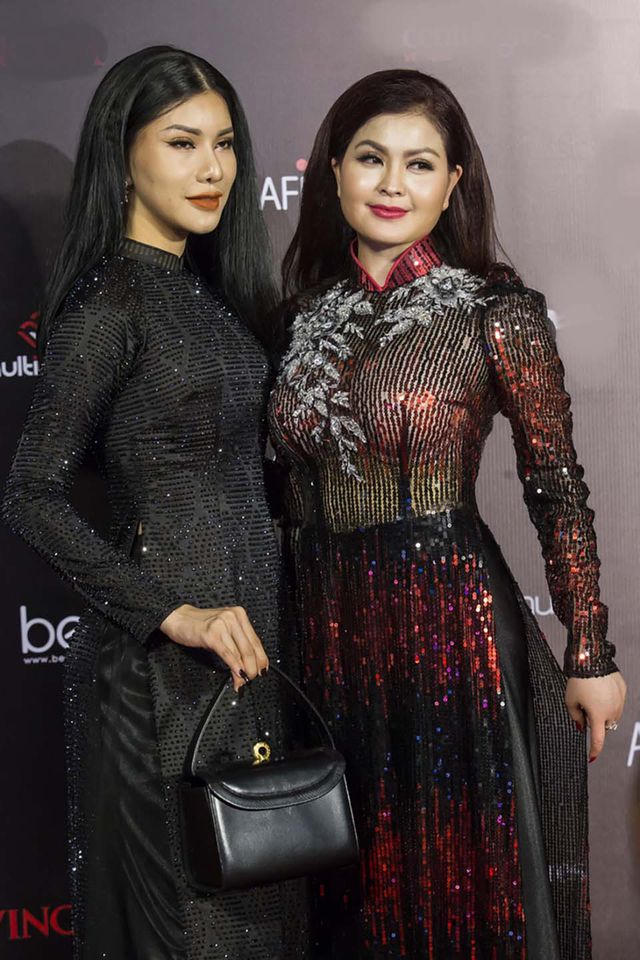 Yến Vy bất ngờ về Việt Nam dự thảm đỏ sau 11 năm mất tích - 2