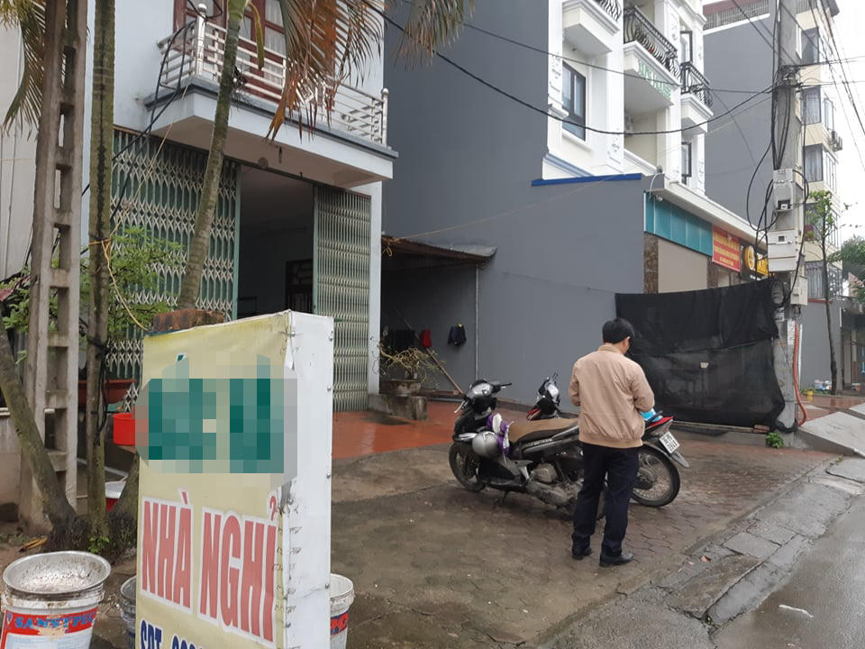 nu sinh tu tu vi nghi bi hiep dam: thong tin nong tu chu nha nghi hinh anh 2