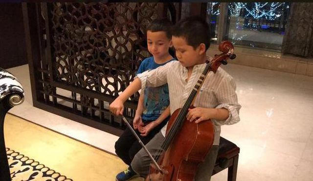 Cuộc sống của Hòa thân sau 3 lần kết hôn, nuôi con nhỏ ở tuổi 71 - 7