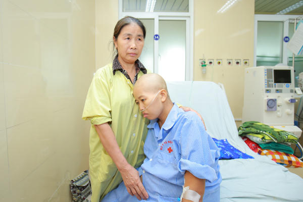 Người vợ trẻ mắc ung thư giai đoạn cuối, mổ ngồi để sinh con