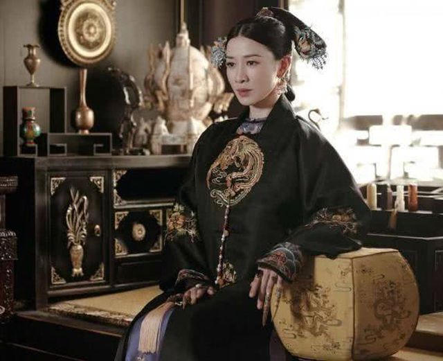 Đường tình éo le của Nhàn Phi Xa Thi Mạn - 1