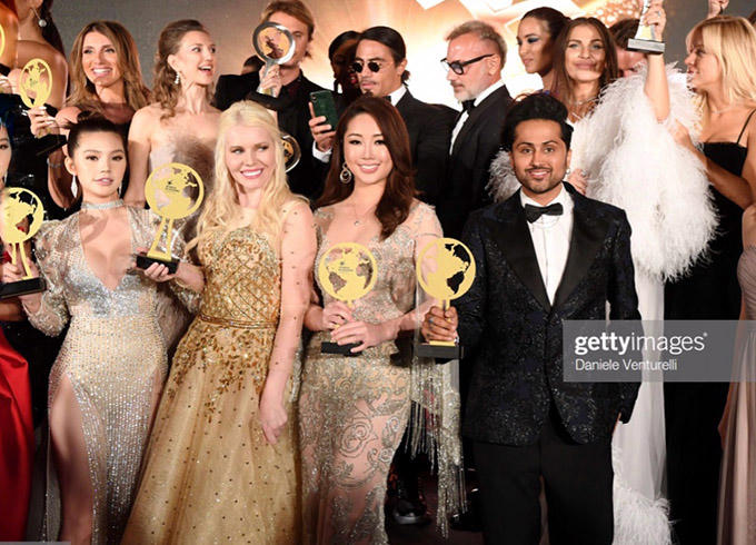 Hình ảnh Jolie Nguyễn (ngoài cùng bên trái) và các blogger khác được trang web nổi tiếng Getty Images đăng tải.