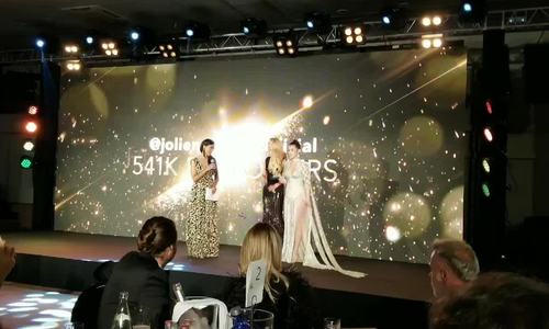 Jolie Nguyễn nhận giải Blogger thế giới