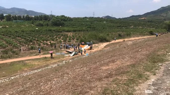 Toàn cảnh hiện trường máy bay quân sự rơi ở Khánh Hòa