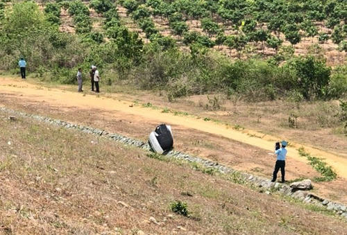 Toàn cảnh hiện trường máy bay quân sự rơi ở Khánh Hòa