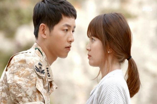 Hình ảnh ngọt ngào của Song Hye Kyo - Song Joong Ki trước khi chia tay - 1