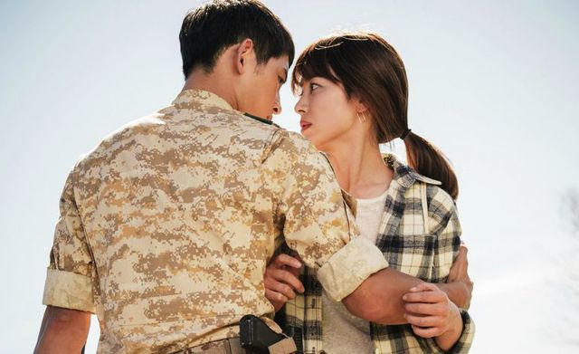 Hình ảnh ngọt ngào của Song Hye Kyo - Song Joong Ki trước khi chia tay - 2