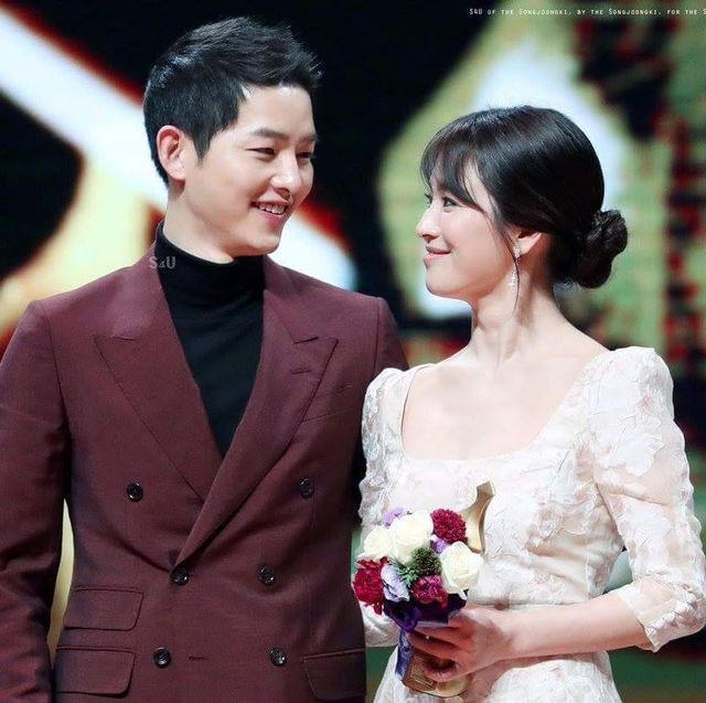 Hình ảnh ngọt ngào của Song Hye Kyo - Song Joong Ki trước khi chia tay - 14