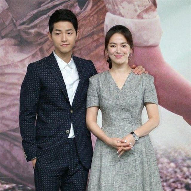 Hình ảnh ngọt ngào của Song Hye Kyo - Song Joong Ki trước khi chia tay - 5
