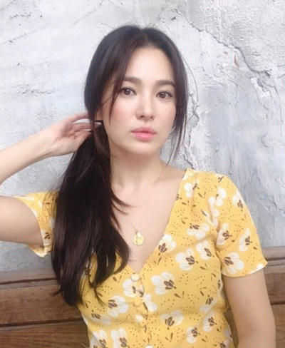 Hình ảnh Song Hye Kyo được một stylish Hàn Quốc đăng trên Instagram hôm 25/6.
