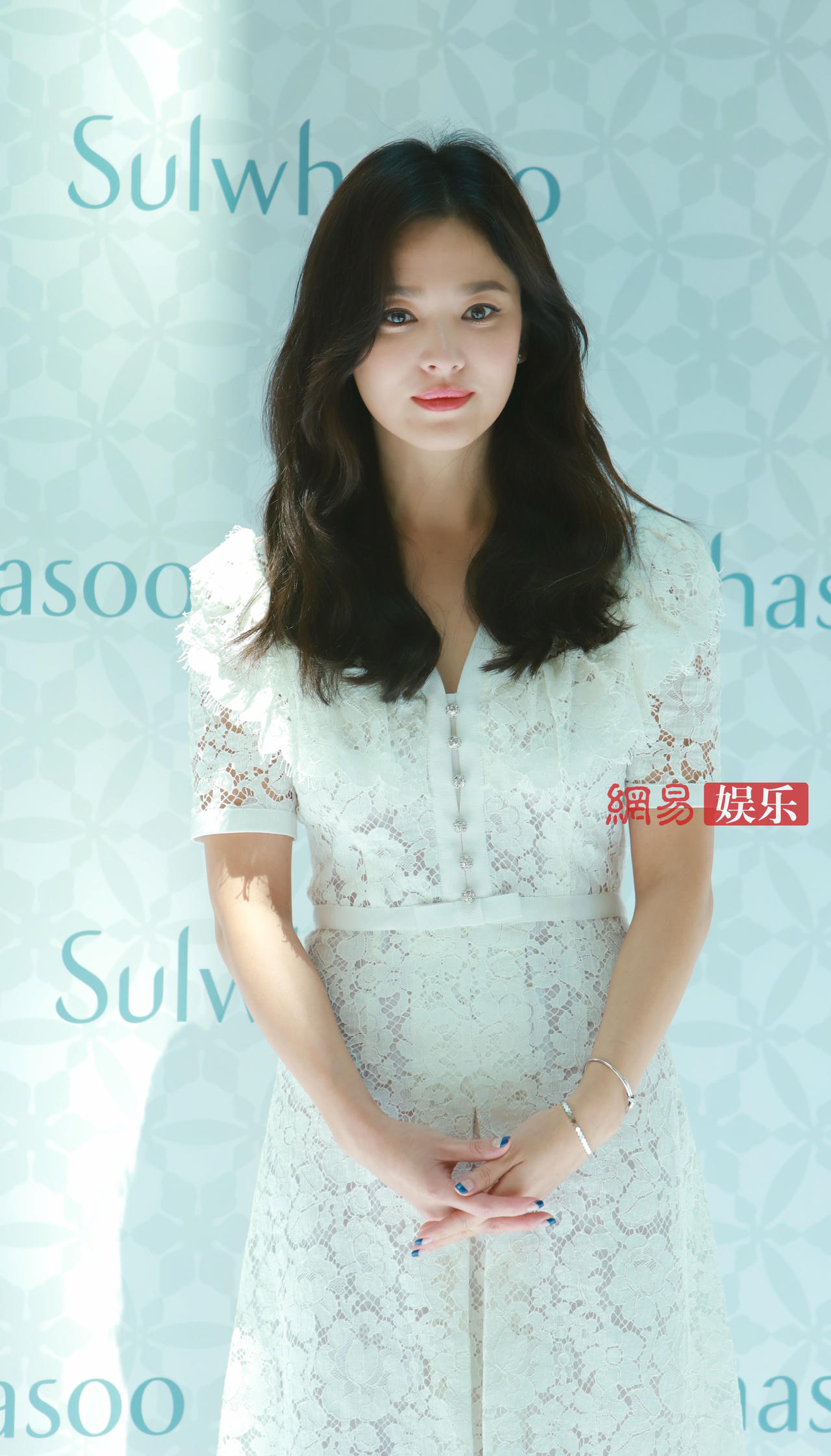 song hye kyo noi gi trong 15 phut xuat hien lan dau tien sau vu ly hon 1500 ty? hinh anh 2