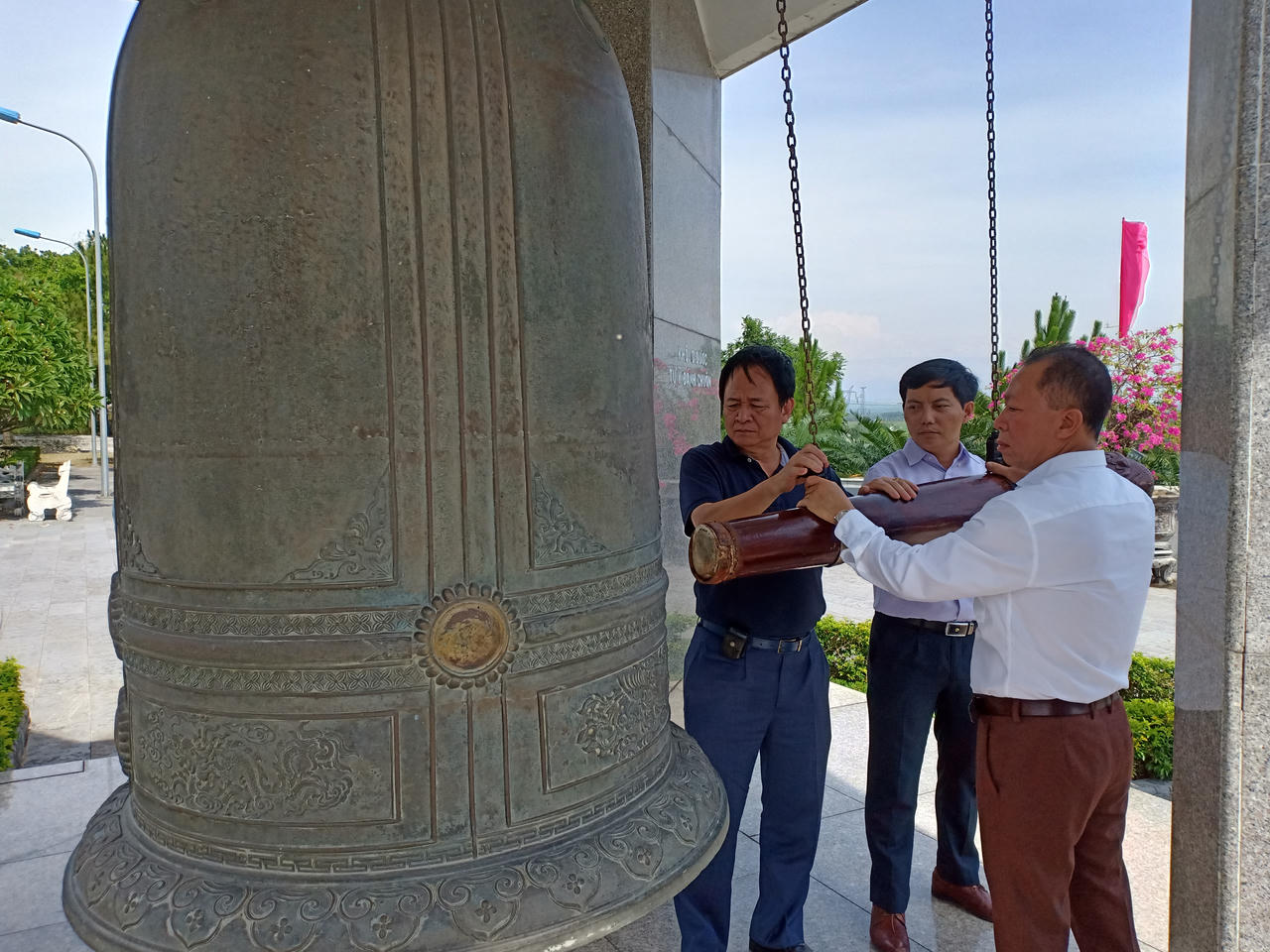 Báo Pháp luật Việt Nam sẻ chia với các hoàn cảnh khó khăn trên hành trình bồi đắp tâm hồn 