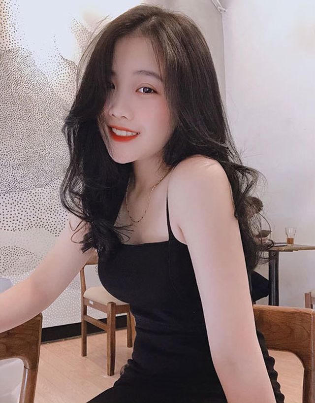 Bạn gái hotgirl của Đoàn Văn Hậu diện bikini khoe đường cong nóng bỏng - 7