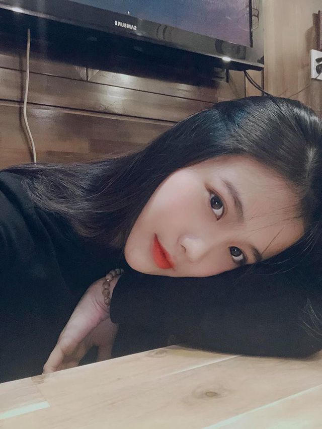 Bạn gái hotgirl của Đoàn Văn Hậu diện bikini khoe đường cong nóng bỏng - 10